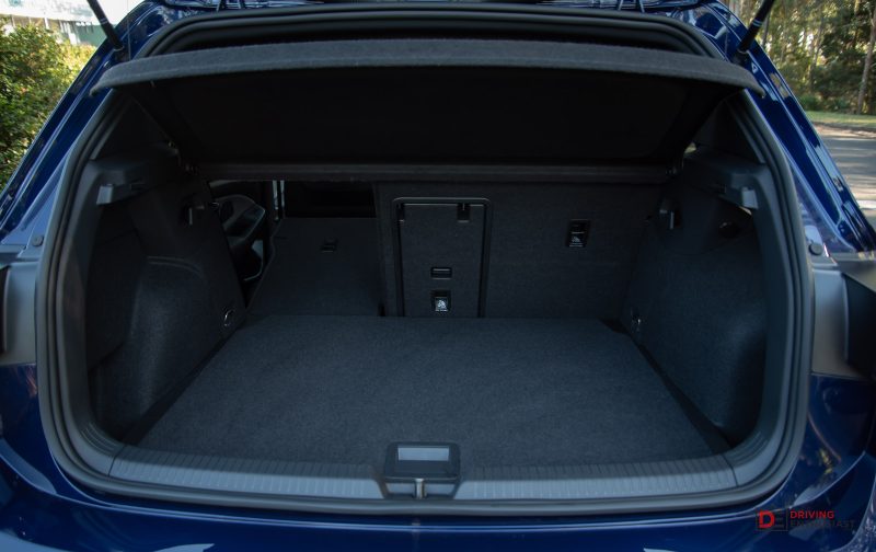 Golf R Line Boot 2024 Volkswagen Golf 110TSI R-Line review (video) | Driving Enthusiast