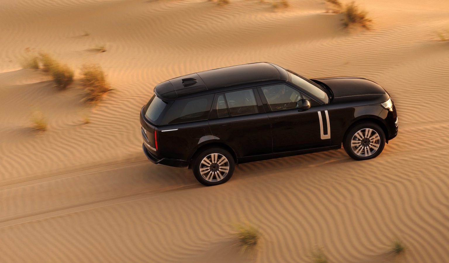 Extreme Base Spec Range Rover 2025 Range Rover Electric prototypes pass extreme tests in hot desert ...