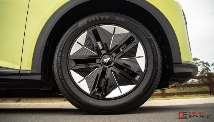 2025 Deepal S07-wheels