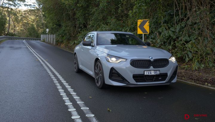 2025 BMW M240i xDrive-handling