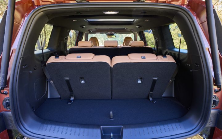 2025 Hyundai Santa Fe Calligraphy - minimum boot