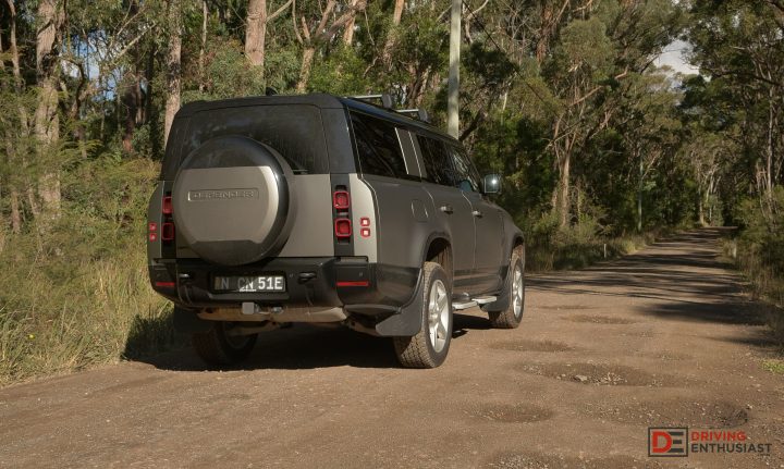 2025 Land Rover Defender 130 D350 SE-dirt