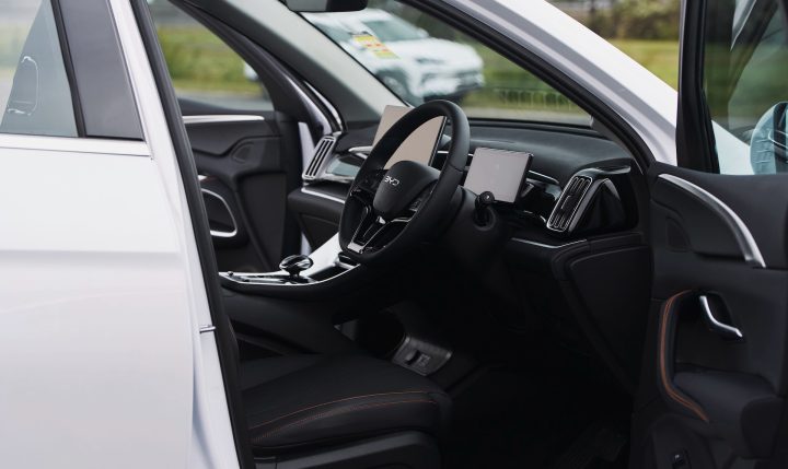 2026 BYD Sealion 5 - interior