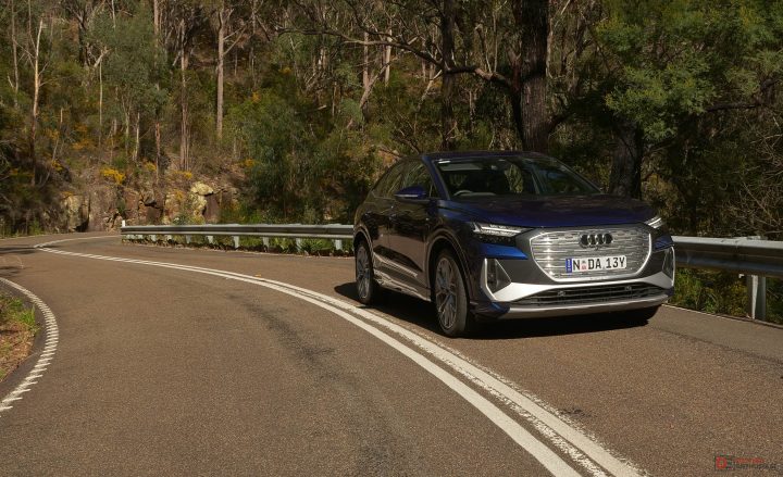 2025 Audi Q4 e-tron 55 Sportback-handling