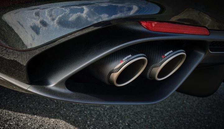 2026 Alfa Romeo Giulia Quadrifoglio Estrema - Akrapovic exhaust