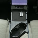 2026 Jaecoo J5 EV console wireless charger