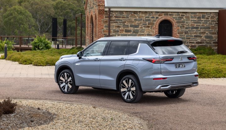 2026 Mitsubishi Outlander PHEV Exceed - taillights