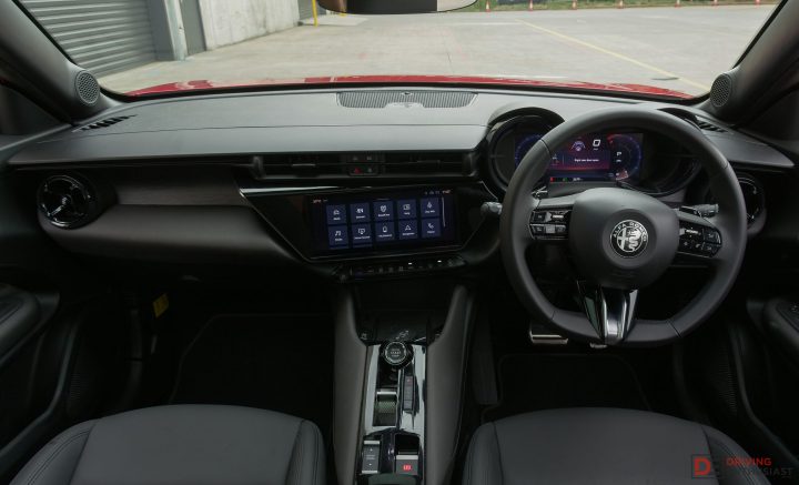 2026 Alfa Romeo Junior Ibrida-interior