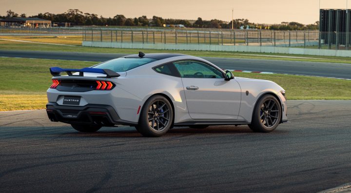 2026 Ford Mustang Dark Horse T8-Spec - rear spoiler