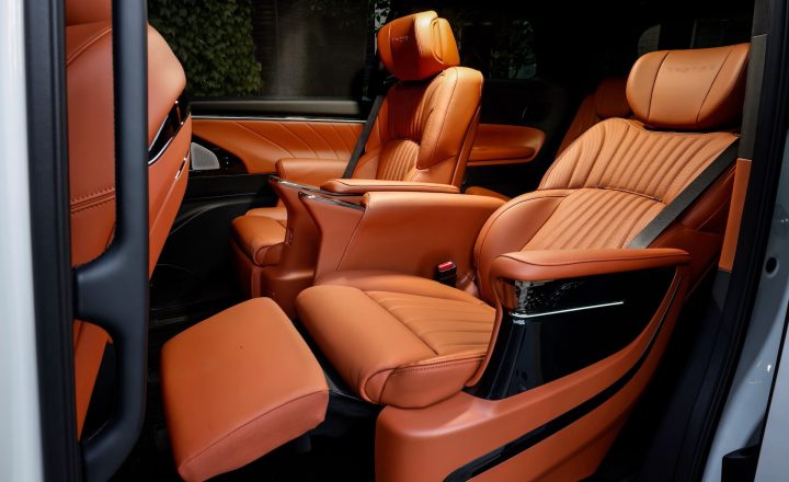 2026 GAC M8 Luxury - recline rear seats