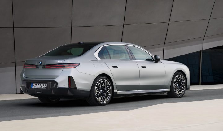 2027 BMW 7 Series i7 - rear