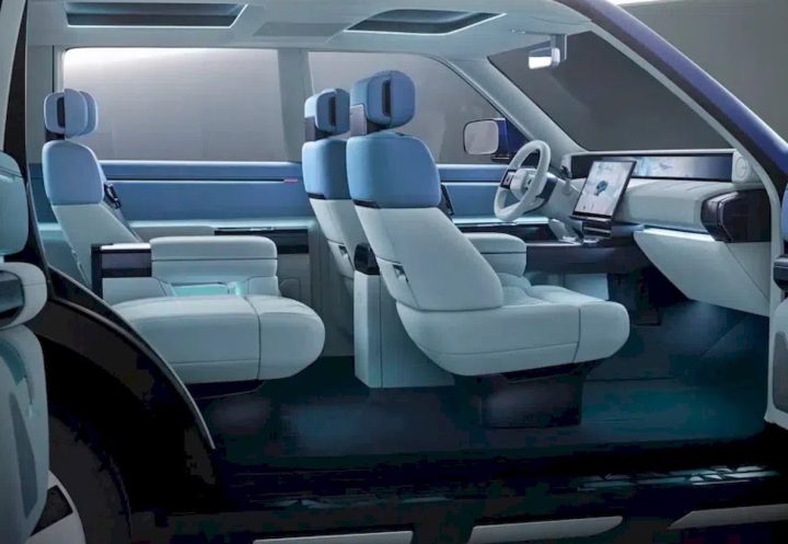 2027 Land Rover Freelander concept 97 - interior