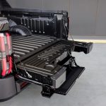 2027 MG U9 Black Edition - tray step