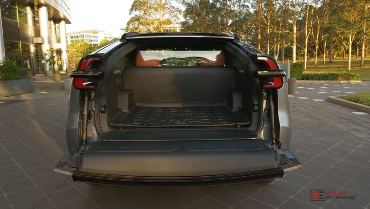 2026 Deepal E07 AWD - tray