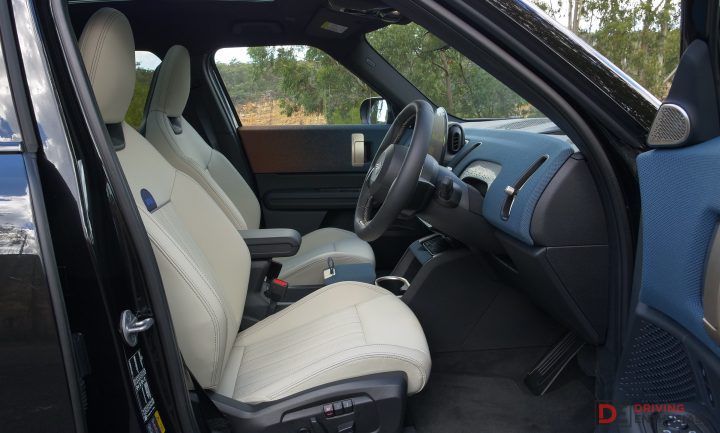 2026 MINI Countryman SE Favoured - seats