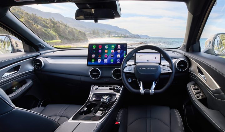 2026 Forthing Taikon 5 - interior
