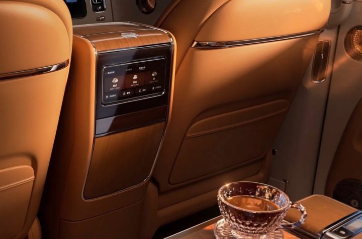2026 Maextro V800 - interior