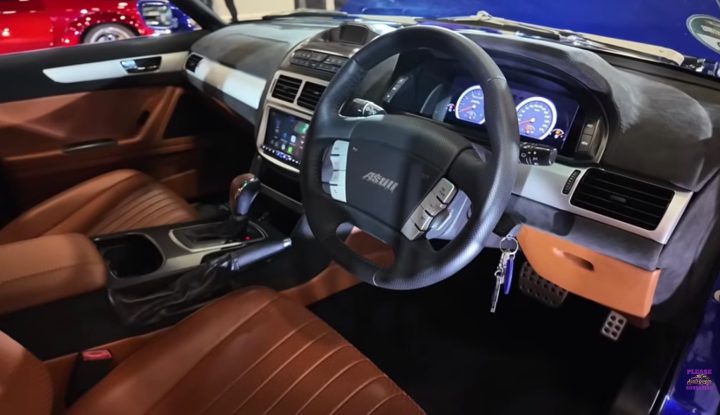 Hydrogen Ford XC Falcon 429 V8 - interior