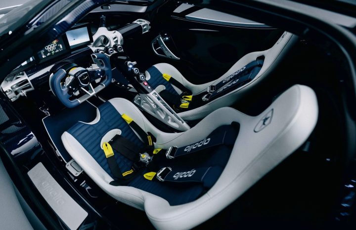 2026 Apollo Evo Caribbean Dragon - interior