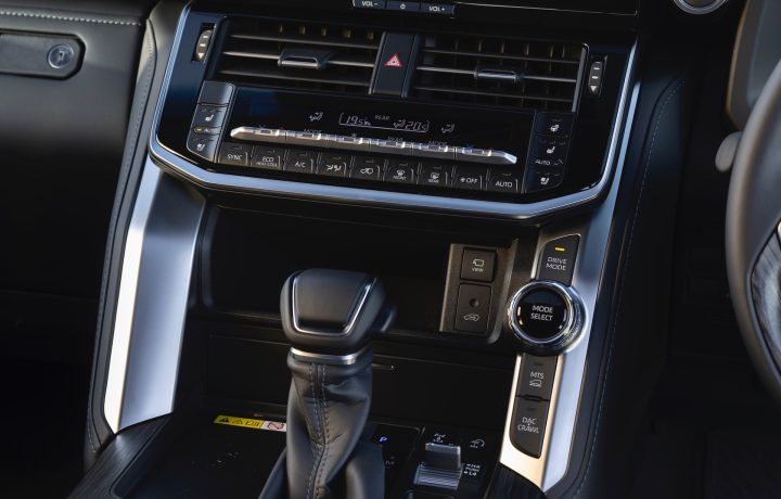 2026 Toyota LandCruiser Hybrid Sahara ZX - drive modes