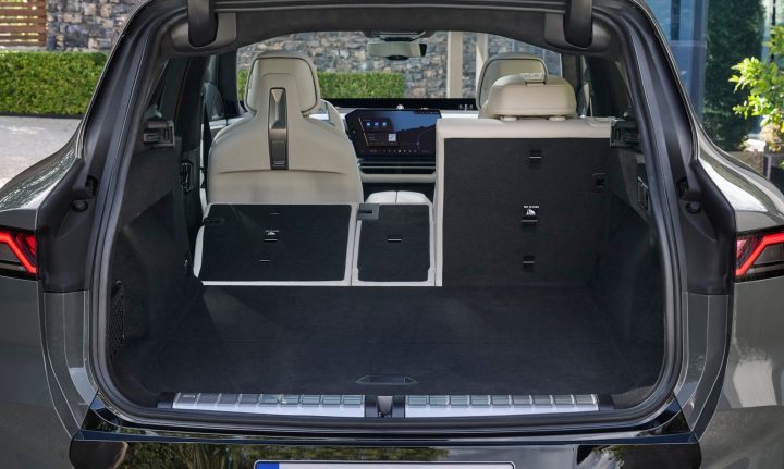 2027 BMW X5 - boot
