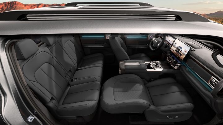 2027 Chery Stockman - seats