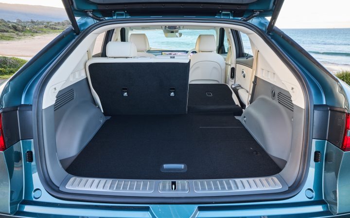 2027 Genesis GV60 Advanced - boot