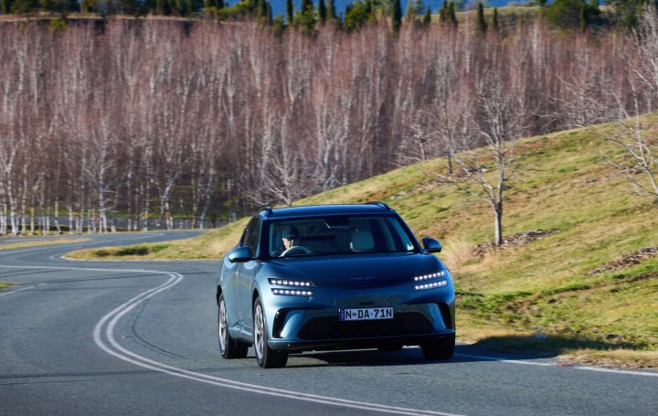 2027 Genesis GV60 Advanced - handling