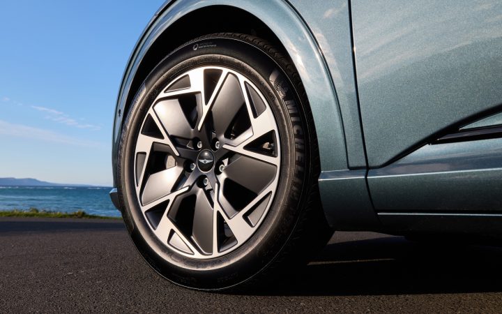 2027 Genesis GV60 Advanced - wheels