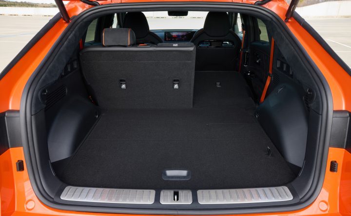 2027 Genesis GV60 Magma - boot