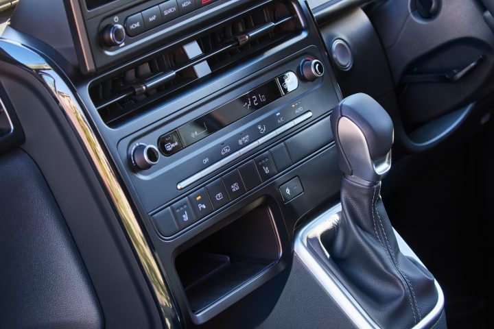 2027 Hyundai Staria Load Hybrid - climate controls