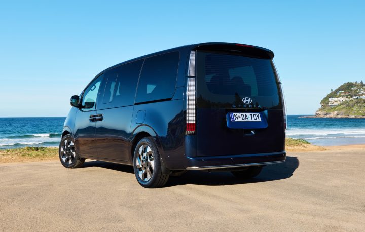 2027 Hyundai Staria Lounge Hybrid - rear