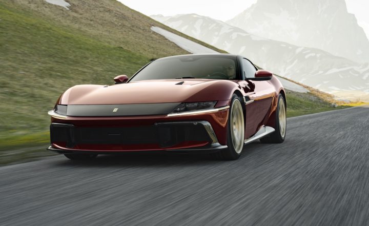 Ferrari 12Cilindri Manuale - front