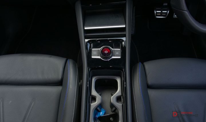 2026 Volkswagen Tayron 195TSI R-Line - console