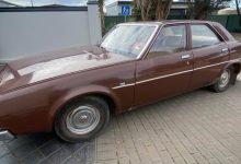 1973 Leyland P76 V8 column manual - brown