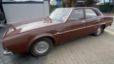 1973 Leyland P76 V8 column manual - brown