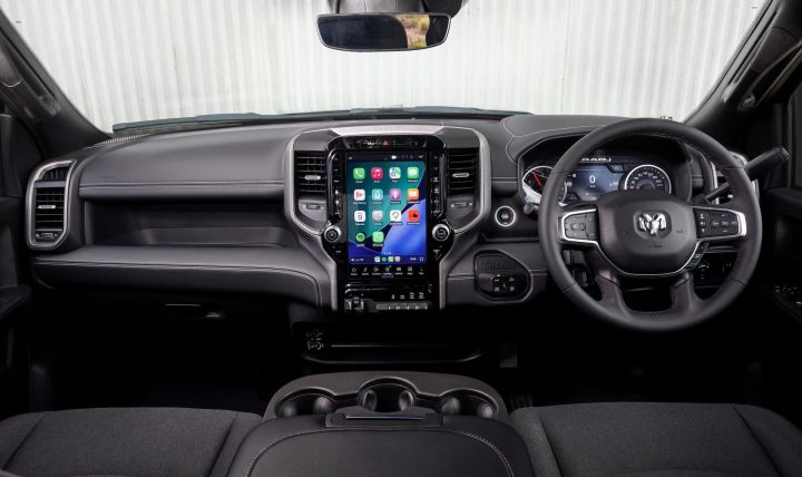 2026 RAM 2500 Warlock V8 - interior