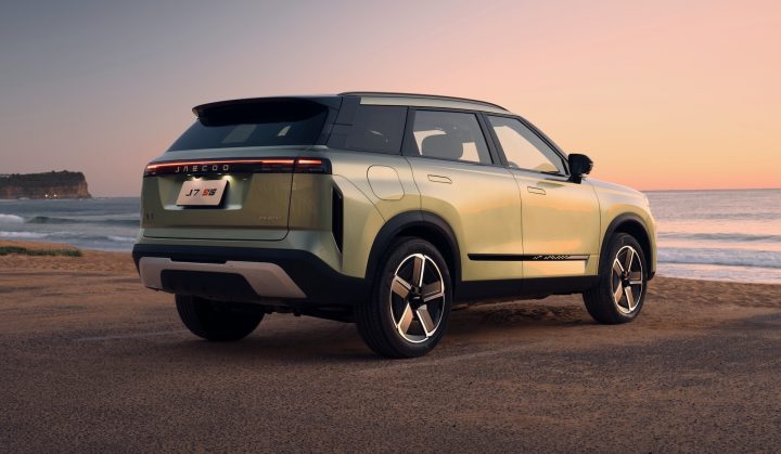2027 Jaecoo J7 - taillights