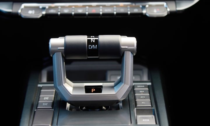 2027 LDV T60 Luxe - gear selector