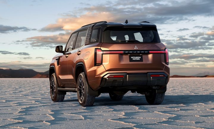 2027 Mitsubishi Pajero - rear