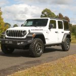 2026 Jeep Wrangler Rubicon Unlimited - front bumper bar