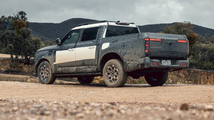 2027 Nissan Navara Pro PHEV - rear