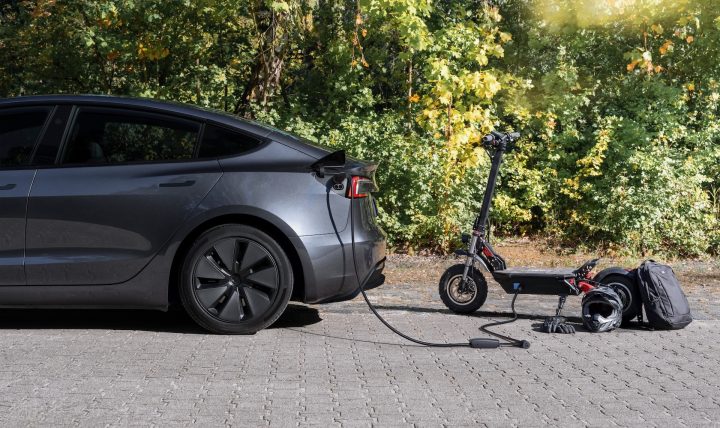 2027 Tesla Model 3 V2L charging